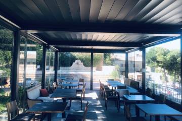 Pergola bioclimatica per ristorante