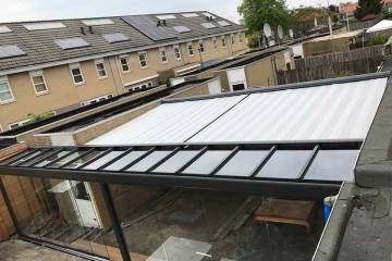 Copertura vetrata Terrado con ombreggiamento e chiusure