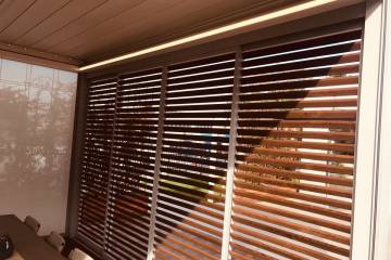 Brise soleil scorrevoli in legno ed alluminio